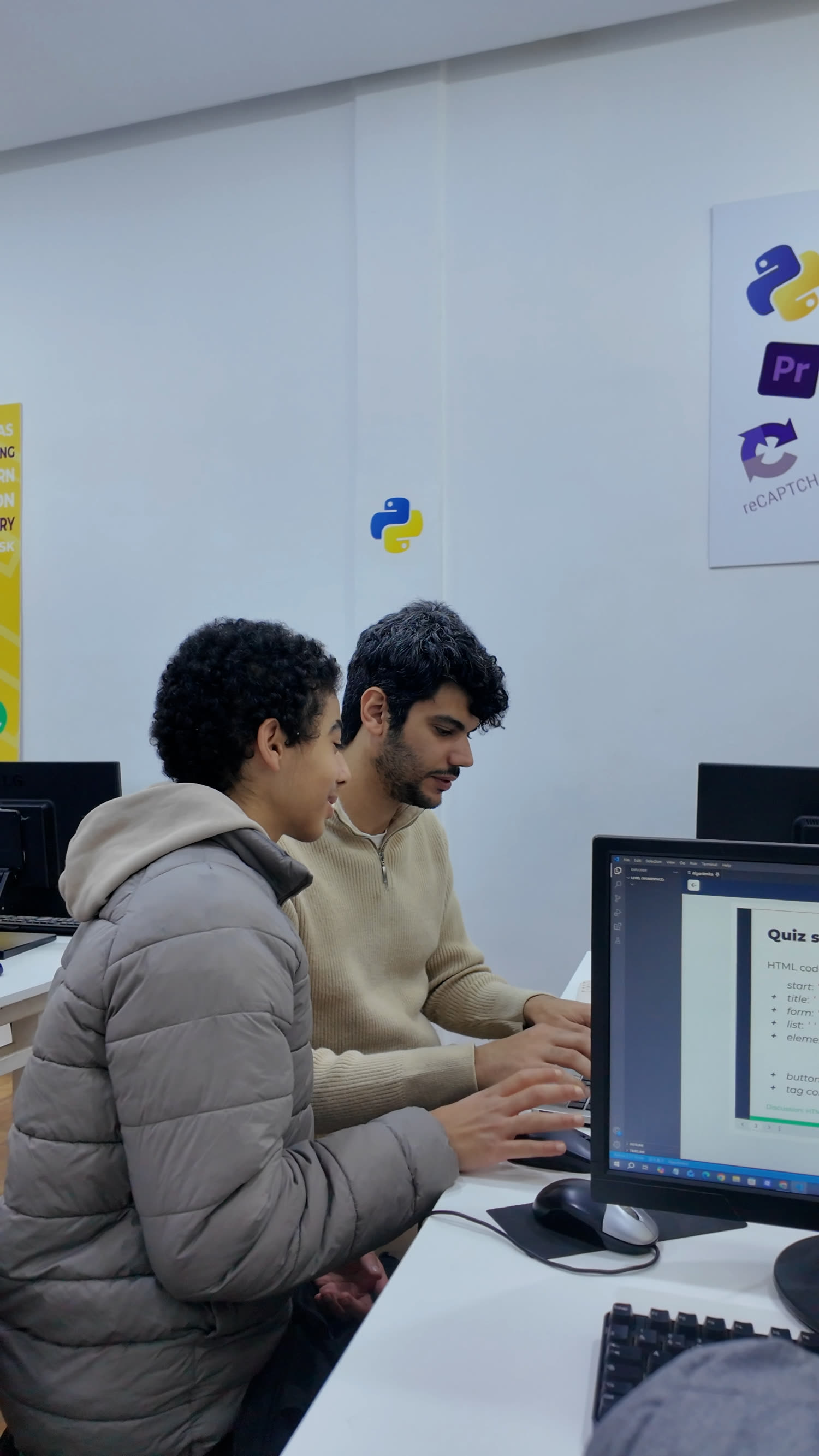 Élèves au travail à Algo Souissi